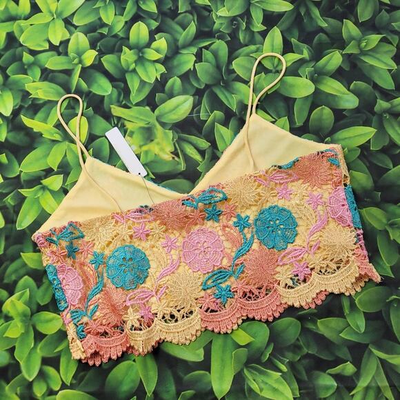 Ark & Co Pastel Crochet 2 piece Skirt & Crop Top size Medium - Picture 3 of 15